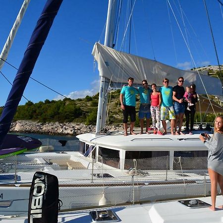 Luxury Catamaran Lagoon 42, Ac & Gn Split Exterior foto