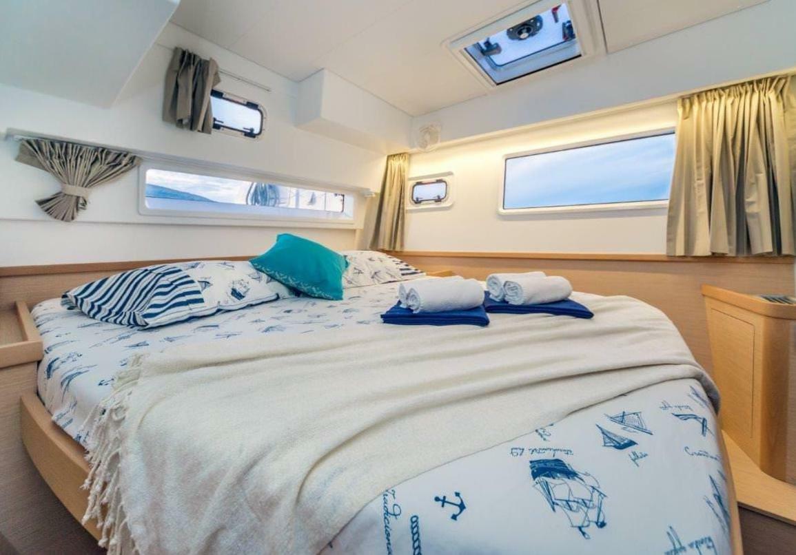 Luxury Catamaran Lagoon 42, Ac & Gn Split Exterior foto