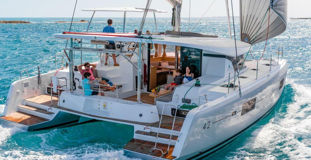 Luxury Catamaran Lagoon 42, Ac & Gn Split Exterior foto
