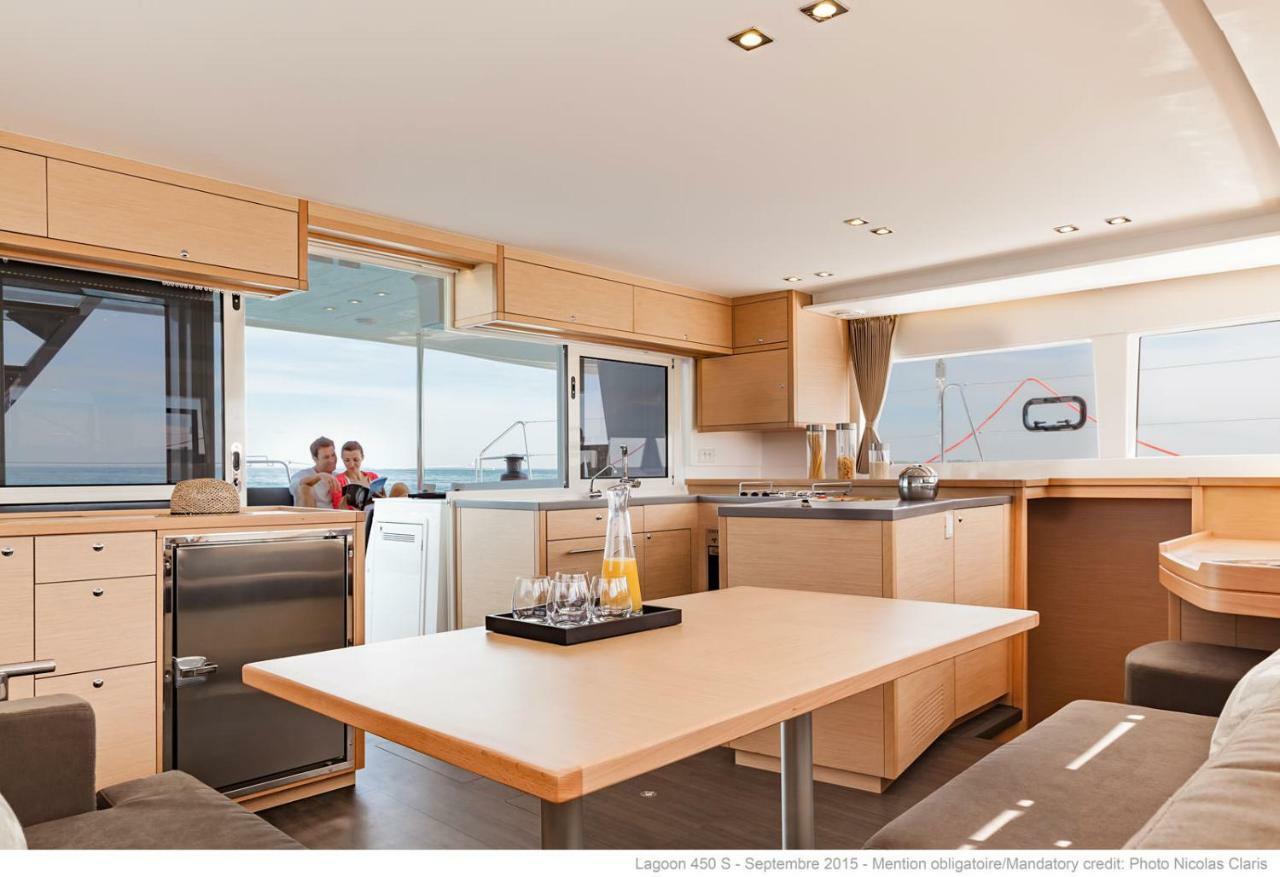 Luxury Catamaran Lagoon 42, Ac & Gn Split Exterior foto
